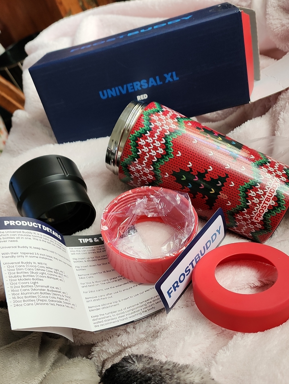 Universal XL Insulated Can Buddy - Red Knit Pattern